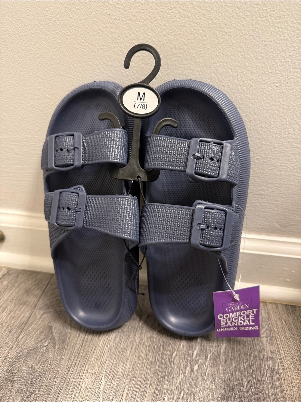 Navy Double-Strap Comfort Buckle Sandals - Unisex size medium 7/8